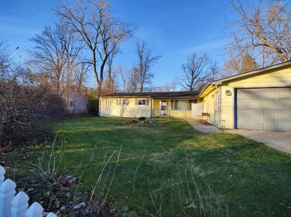 7110 Hickory St, Flushing, MI 48433
