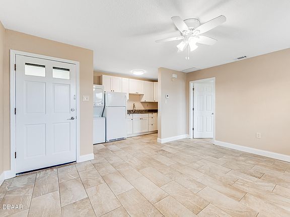 4th image of 195 Cardinal Dr #B