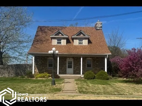 807 S Clinton St, Albia, IA 52531