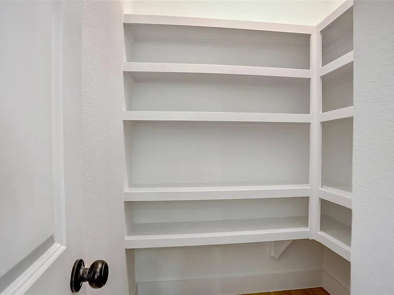 9604 Burden St — Photo 15