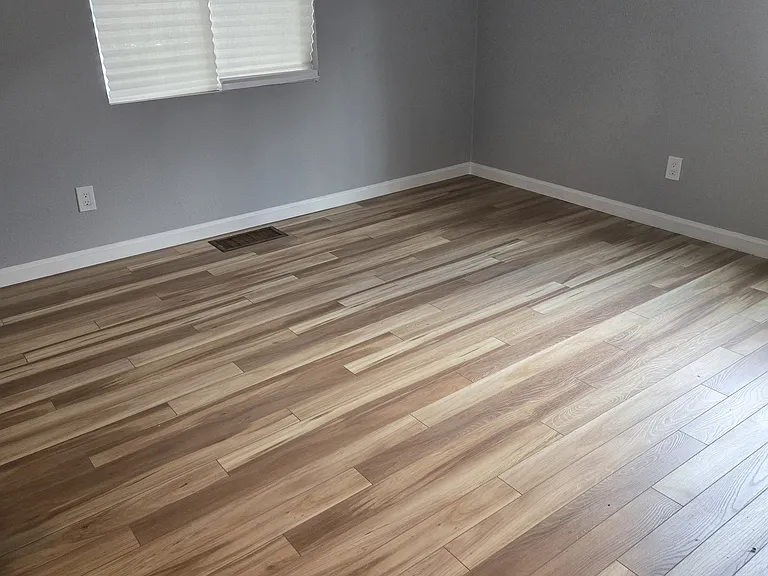 732 Geneva St — Photo 8