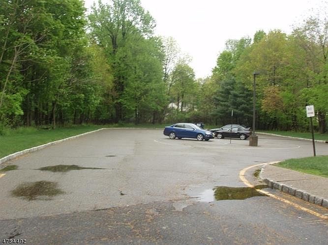 2nd image of 26 W Hanover Ave