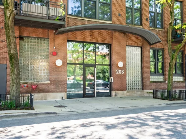203 S Sangamon St APT 303, Chicago, IL 60607