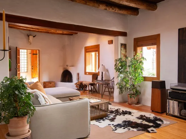 119 Cruz Alta Rd, Taos, NM 87571