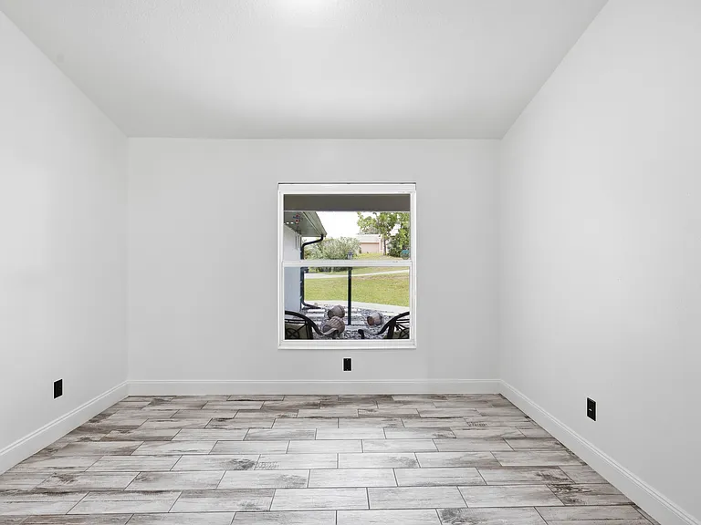 10924 SW 48th Ter — Photo 8