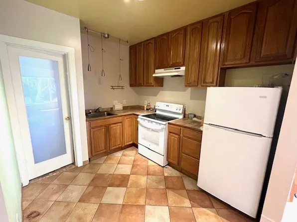 491 Mandana Blvd #A, Oakland, CA 94610