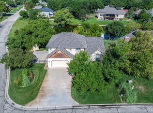 831 S Spring Hollow Dr, Wichita, KS 67230