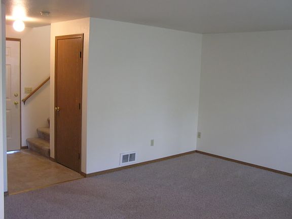 4th image of 8611 63rd Ave SW #8613