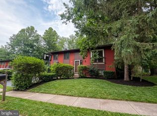 2368 Old Trail Dr, Reston, VA 20191
