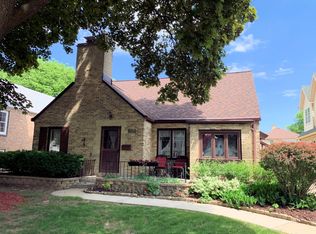 8110 Jackson Park Blvd, Wauwatosa, WI 53213