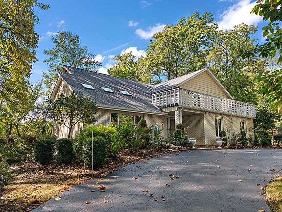 2nd image of 1935 Green Trails Dr