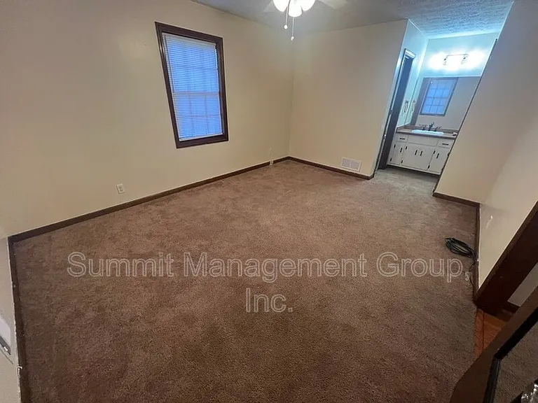 916 Curry Cir SE — Photo 21