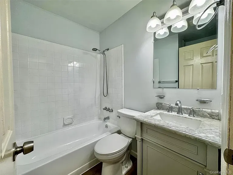 5 Lexington Hl #7 — Photo 7