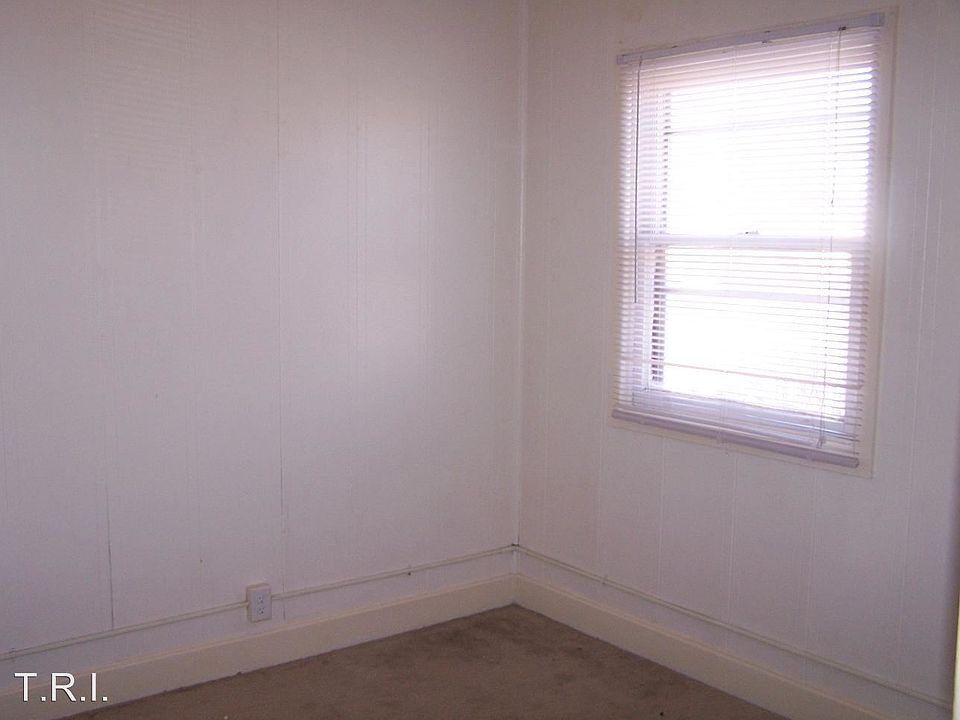 2nd image of 1527 7th Ave APT 3
