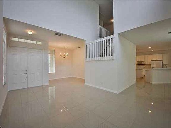 4th image of 15320 Laguna Hills Dr