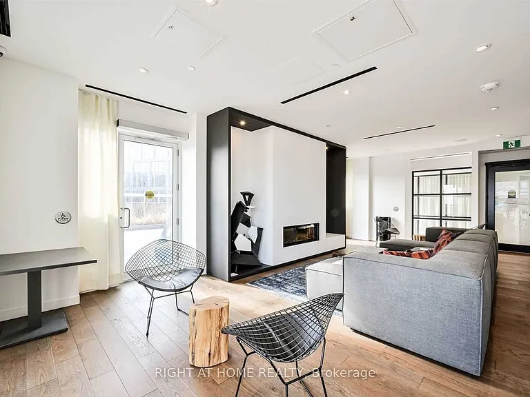 20 Richardson St #404 — Photo 30