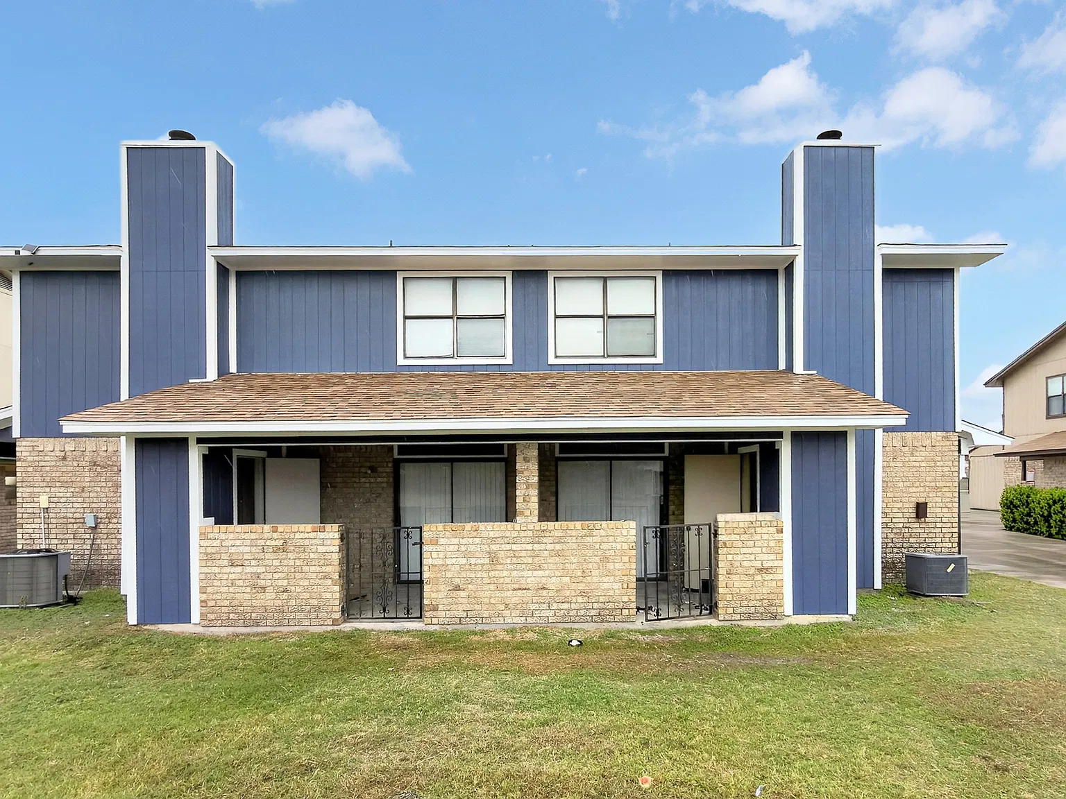 1813 Cedarhill Dr — Photo 1
