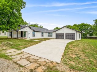 103 Willow St, Grandview, TX 76050