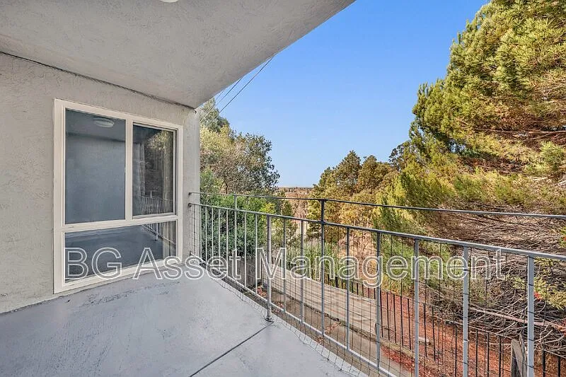 1 bed, 1.0 bath, 625 sqft, $1,975 — Photo 2