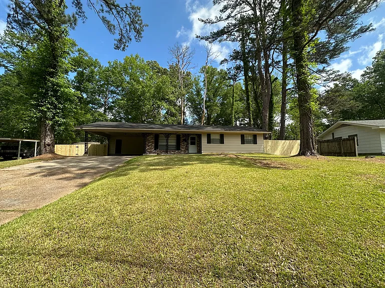 1162 Marble St — Photo 10
