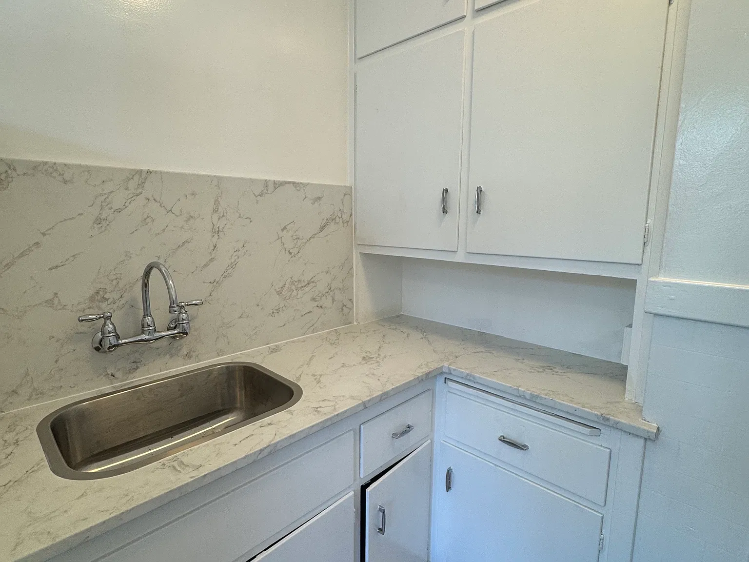 Studio, 400 sqft, $2,895 — Photo 4