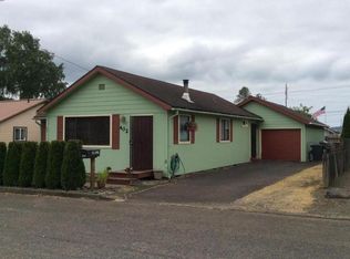 402 Pine Ave, Tillamook, OR 97141