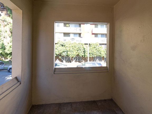 4th image of 7210 Hawthorn Ave #7214
