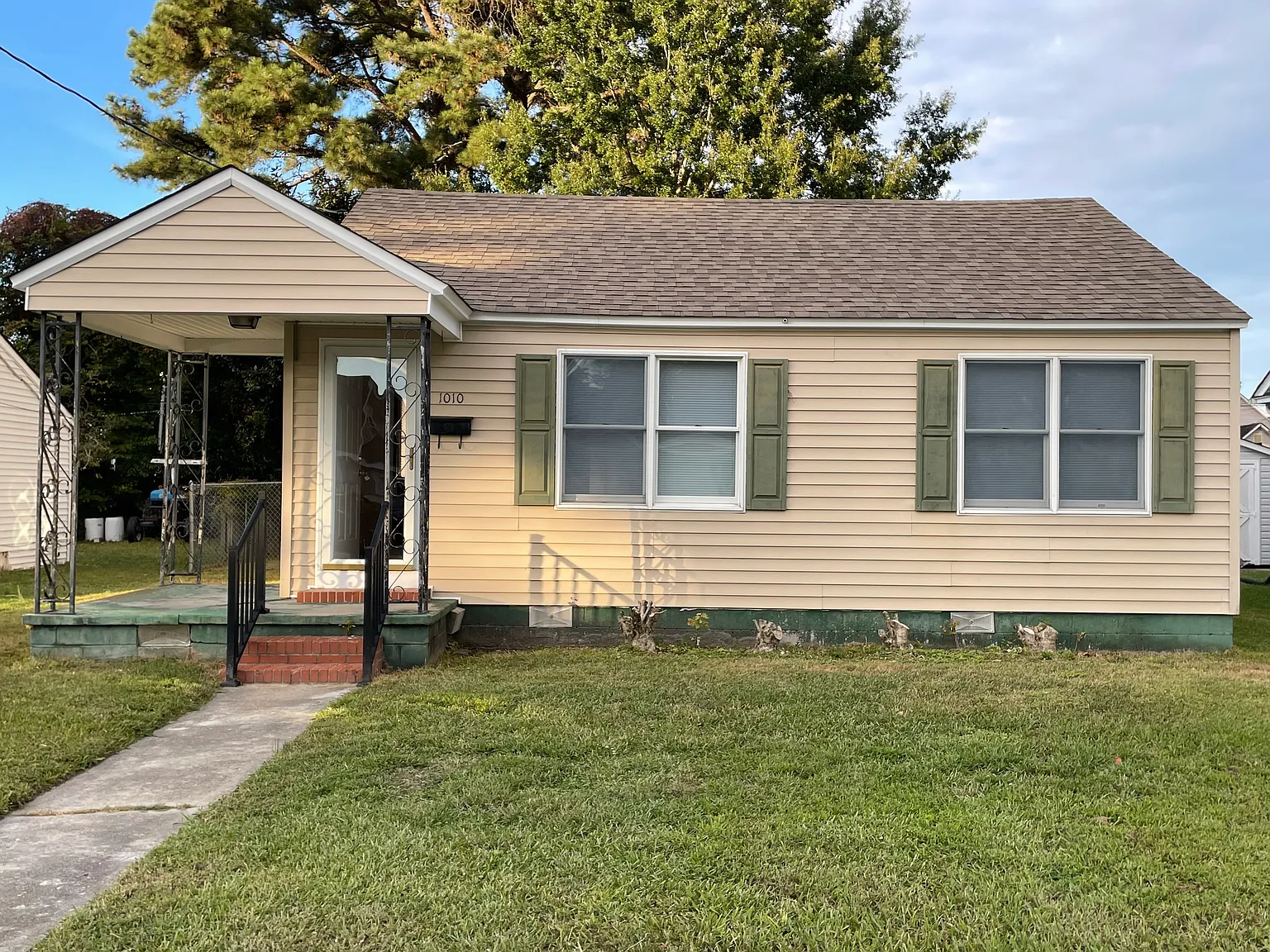 Maple St, Elizabeth City — Photo 2