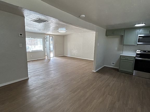 5th image of 711 1/2 W Hill St