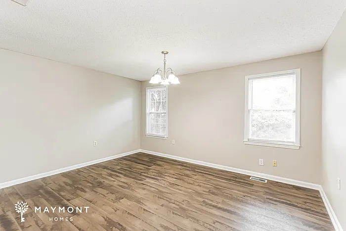 2358 Forster St — Photo 6