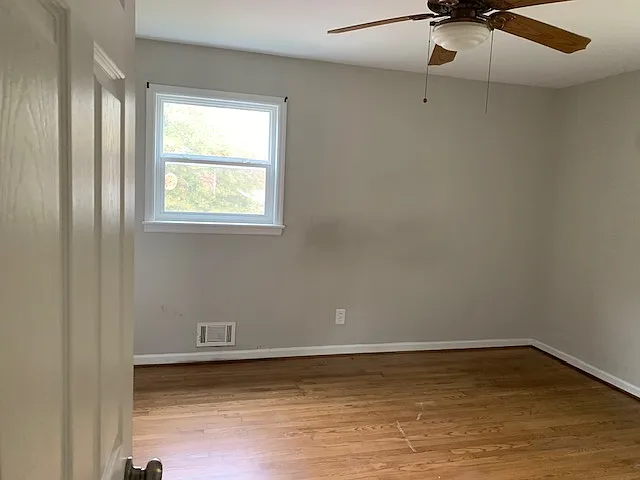 937 Roanoke Dr #1 — Photo 10