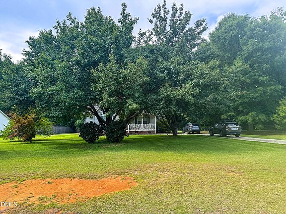 3rd image of 210 Alice Dr
