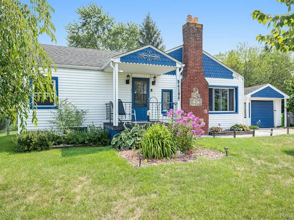 34194 Vinita St, Clinton Township, MI 48035