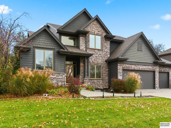 723 S 195th St, Elkhorn, NE 68022