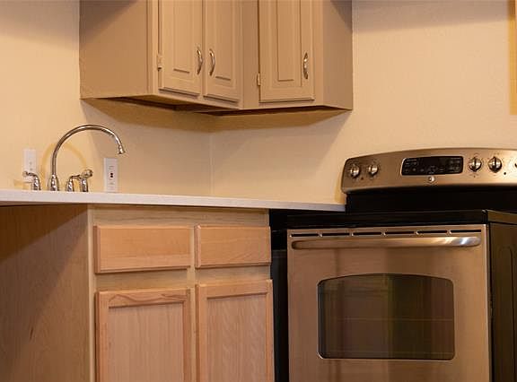4th image of 2311 Balsam Dr APT H111