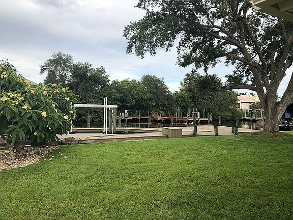 4th image of 4456 Lakeside Ave