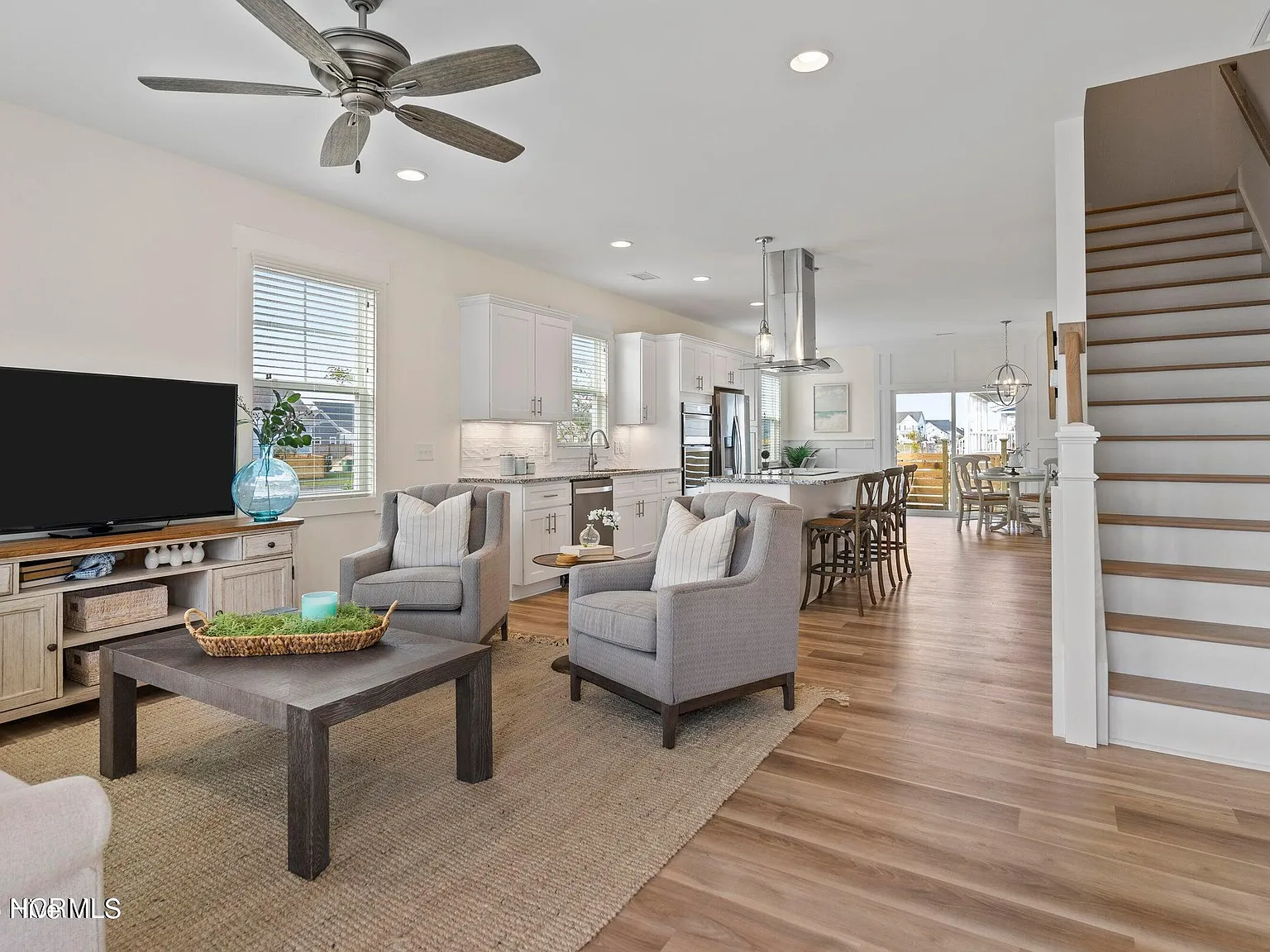 2 bed, 2.5 bath, 1519 sqft, $2,500 — Photo 4