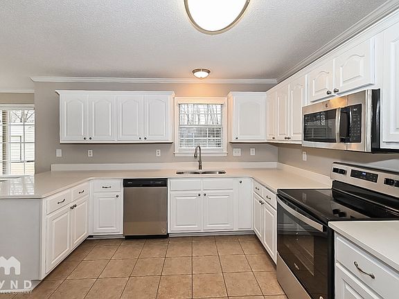 2nd image of 1113 Deer Creek Dr