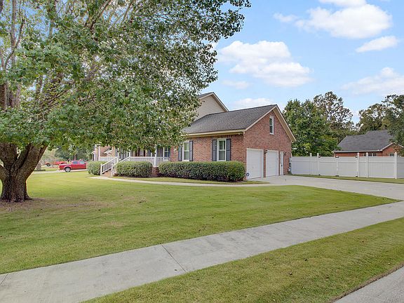 4th image of 400 King Charles Cir
