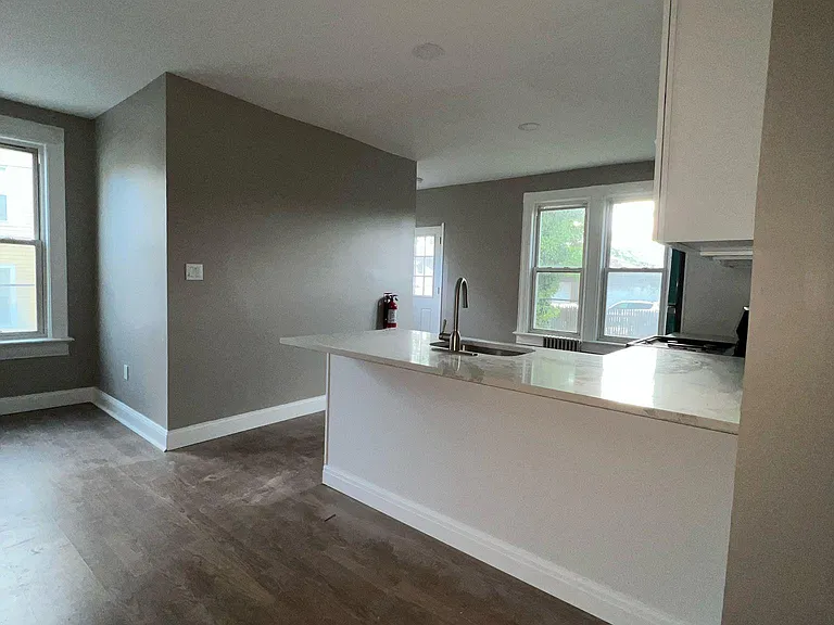 10 Olyphant Pl #R — Photo 13