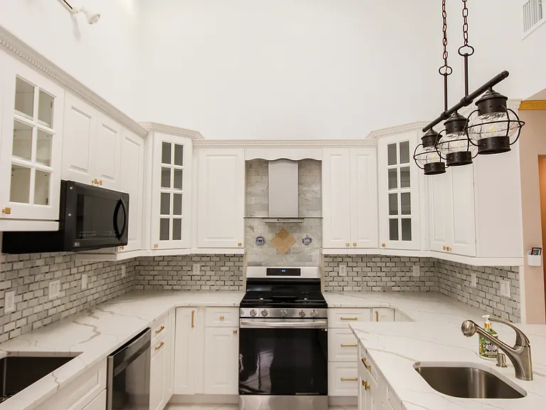 21 Silber Ave — Photo 34