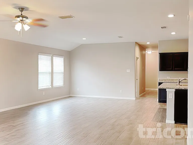 2305 Denmark Ln — Photo 3