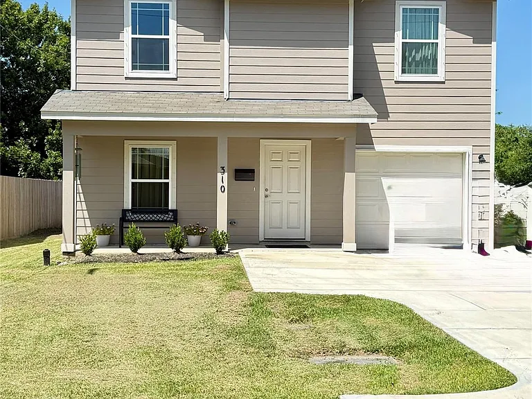 310 N Orange St — Photo 2