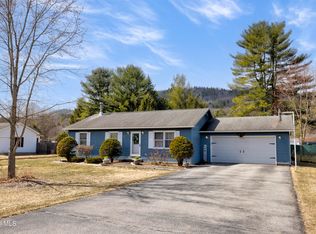 12 Pinewood Hollow Rd, Queensbury, NY 12804