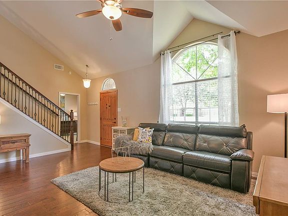 5th image of 2034 Oak Creek Ct