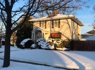 861 N 6th St, Manitowoc, WI 54220