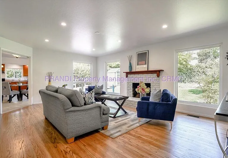 2040 Shady Ln — Photo 6