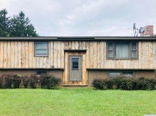 319 Lockwood Rd, Craryville, NY 12521