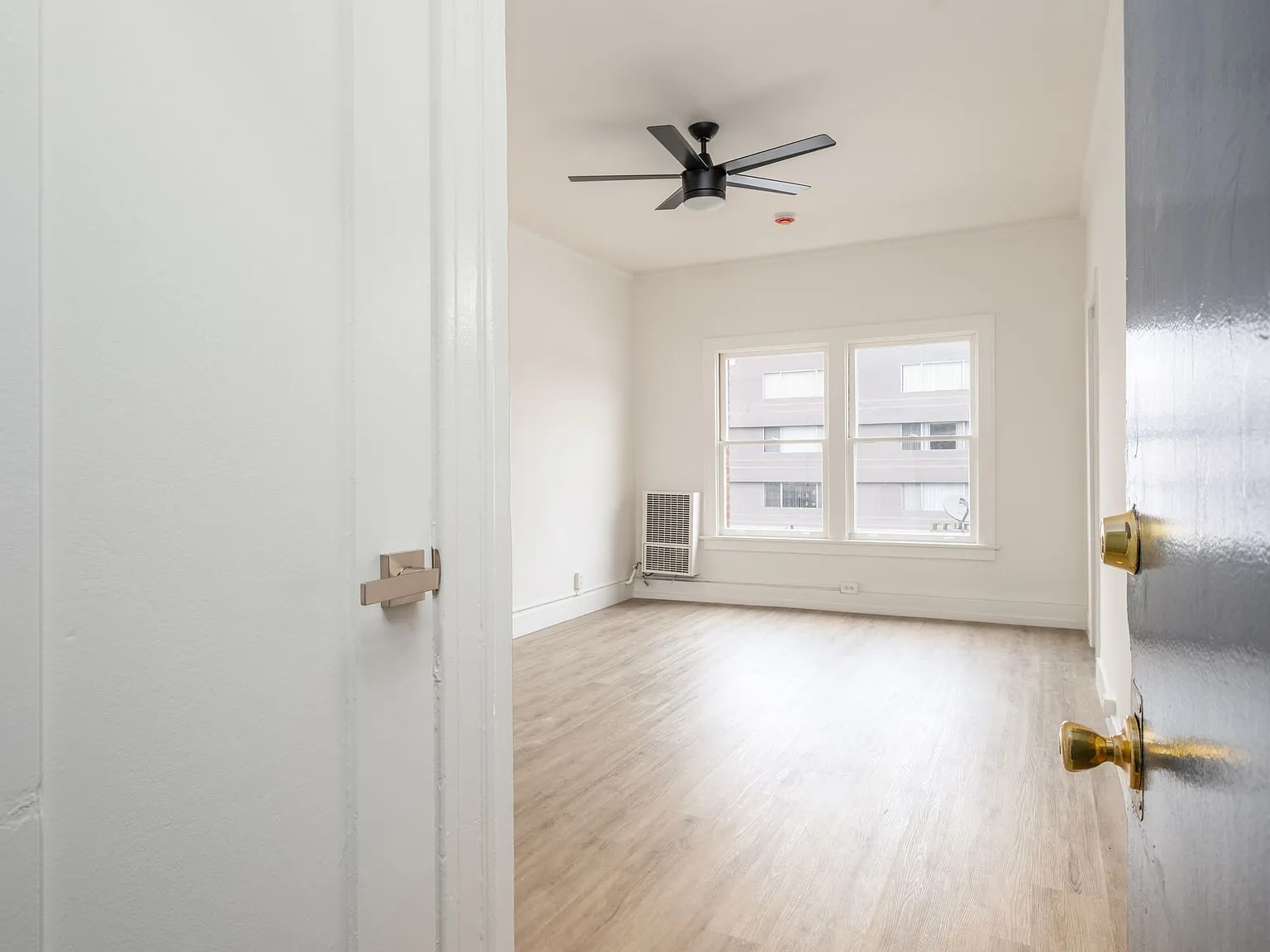 Westmore Manor | Newly Renovated Units in Heart of LA — Photo 3