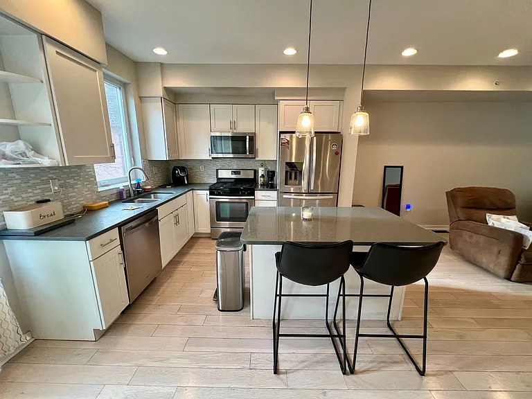 606 W Jefferson St — Photo 13